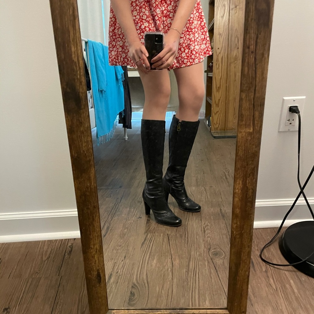 Marc Jacobs knee-high leather boots with dustbag